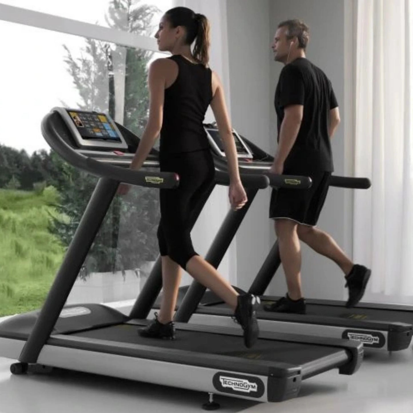 Technogym Excite Unity RUN 600 Treadmill w/Unity 3.0 Console (Remanufactured)